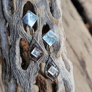 Vintage 1950's screw back dangle earings with Faux diamond chip